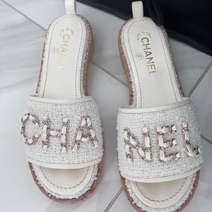 Very lightly worn (maybe 3x) Chanel Mules. Size 7